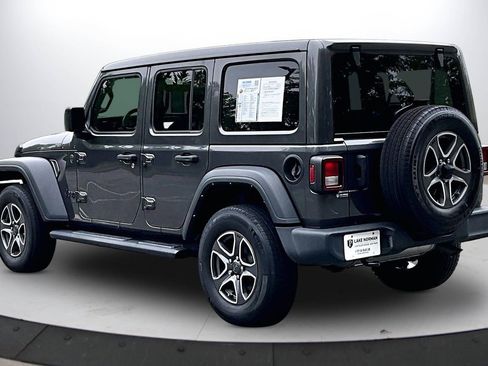 Certified 2022 Jeep Wrangler Unlimited Sport w/ Sun And Sound Package AWD/4WD image 7