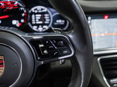 Used 2018 Porsche Panamera 4 image 34