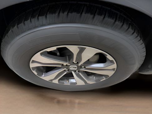 Used 2018 Honda CR-V LX image 9