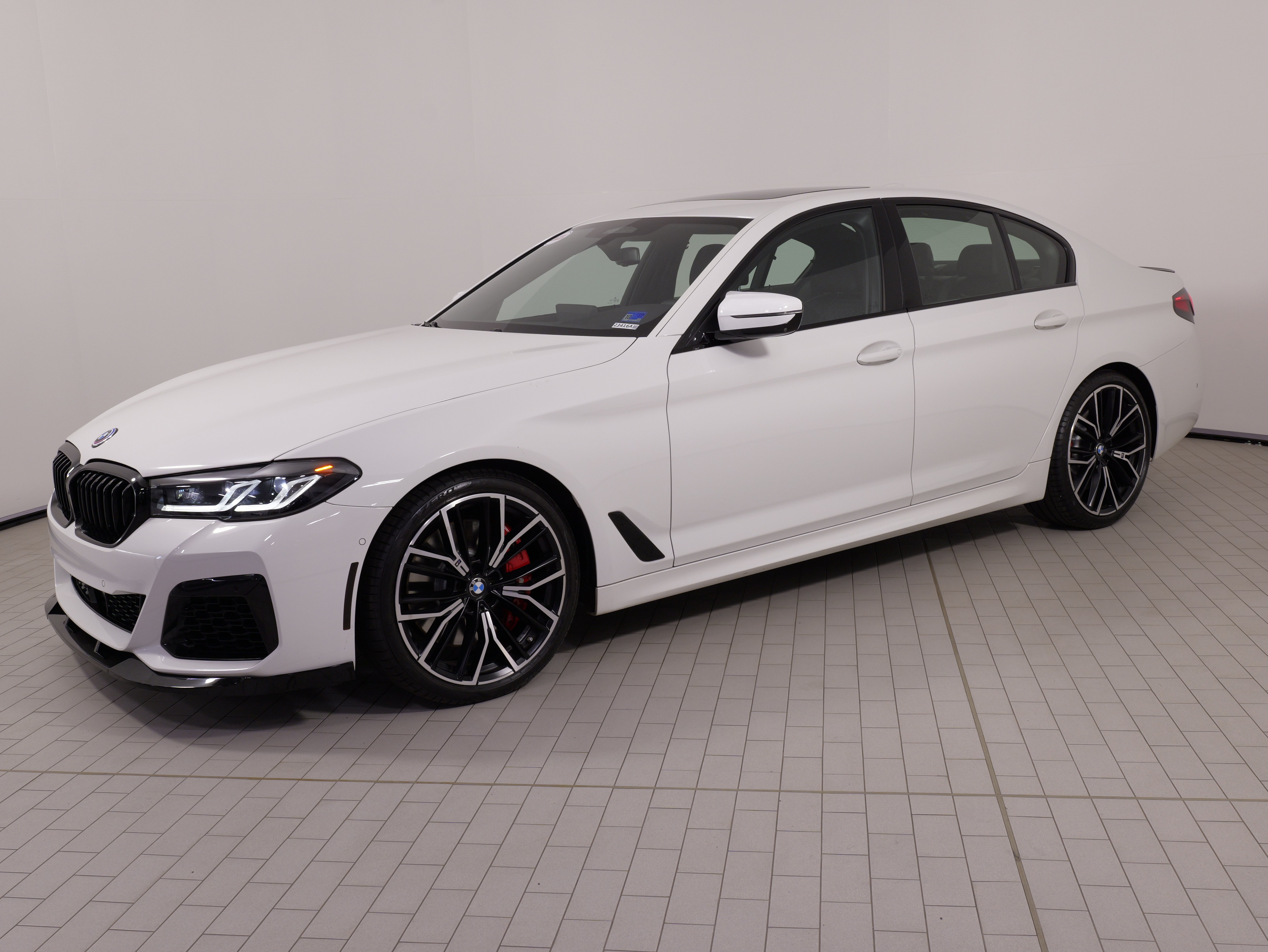 Used 2023 BMW M550i xDrive w/ Executive Package AWD/4WD image 1