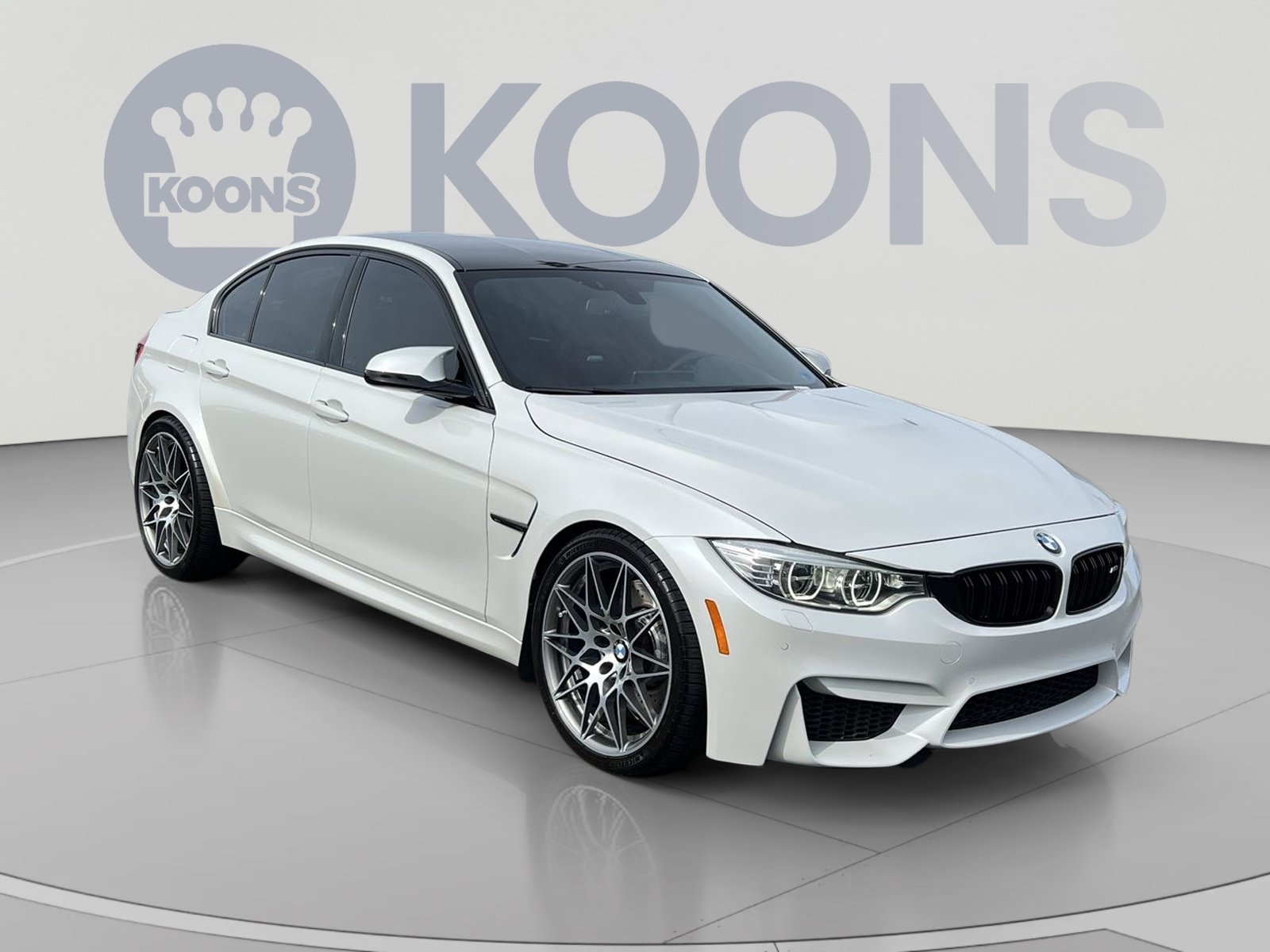 Used 2017 BMW M3 RWD image 2