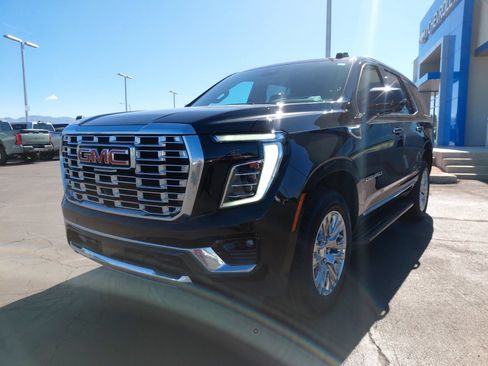Used 2025 GMC Yukon Denali AWD/4WD image 8
