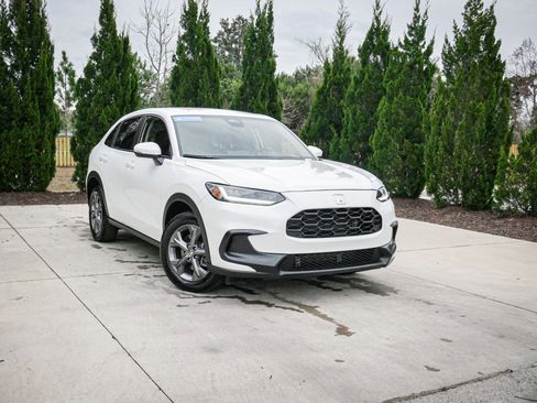 Used 2026 Honda HR-V LX image 2