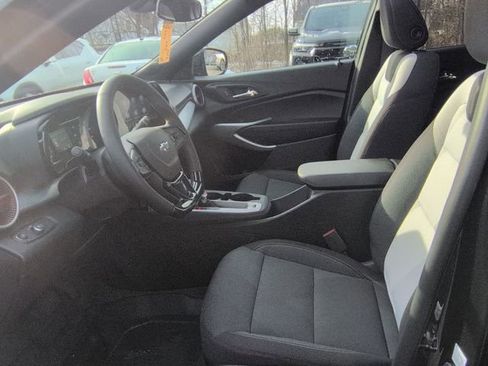 New 2026 Chevrolet Trax RS w/ Sunroof Package image 19