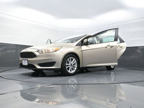 Used 2018 Ford Focus SE FWD image 33