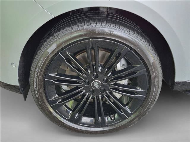 Used 2025 Land Rover Range Rover SE AWD/4WD image 24