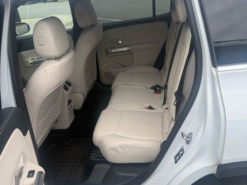 Used 2022 Mercedes-Benz GLB 250 GLB 250 image 11