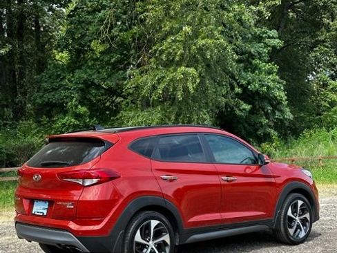 Used 2016 Hyundai Tucson Limited w/ Option Group 03 AWD/4WD image 9