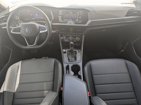 Used 2024 Volkswagen Jetta SE FWD image 17