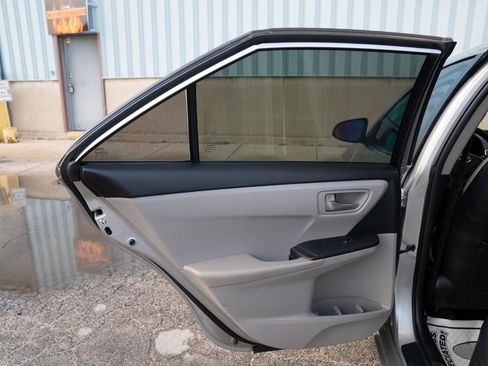 Used 2016 Toyota Camry SE w/ Moonroof Package FWD image 20