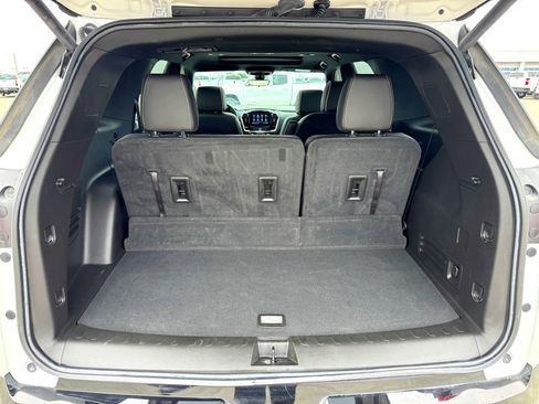 Used 2023 Chevrolet Traverse Premier w/ Redline Edition image 8