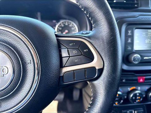 Used 2017 Jeep Renegade Limited FWD image 21