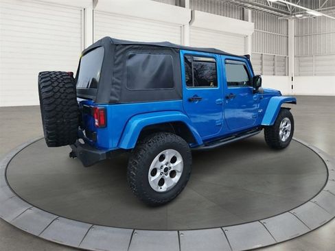 Used 2015 Jeep Wrangler Unlimited Sahara w/ Connectivity Group image 5