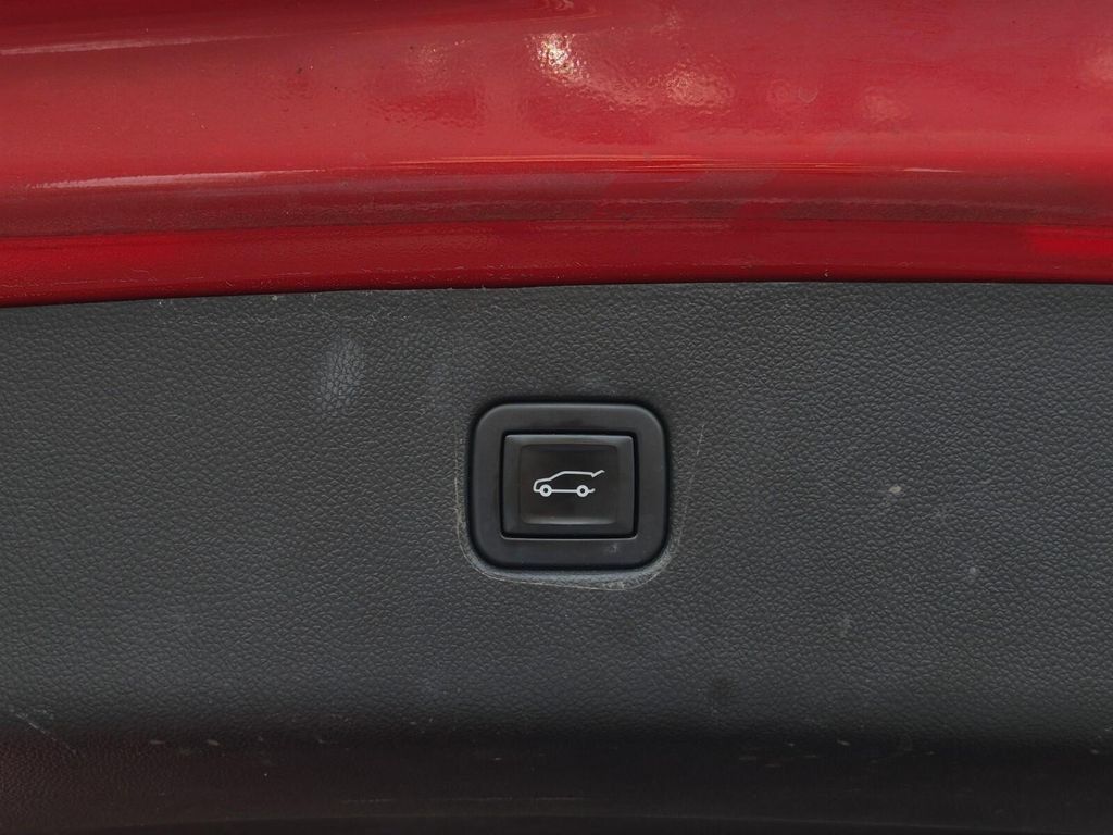 Used 2021 Chevrolet Blazer LT FWD image 9