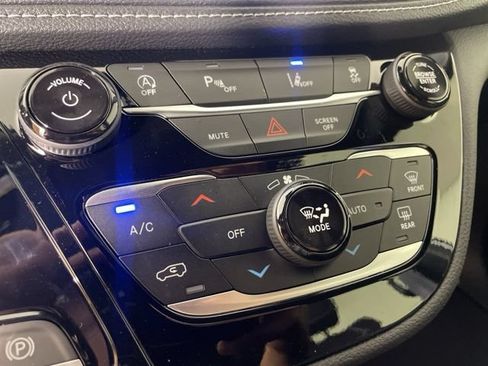 New 2026 Chrysler Pacifica Select FWD image 35