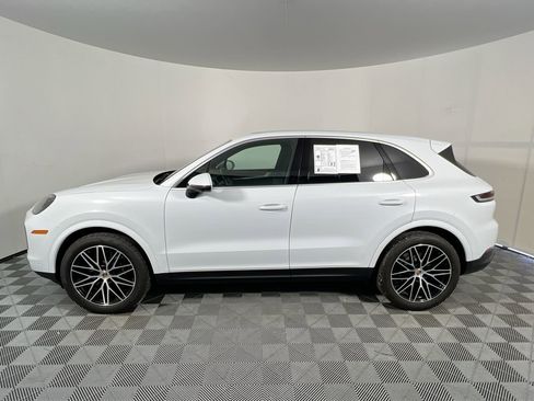 Used 2025 Porsche Cayenne AWD/4WD image 6