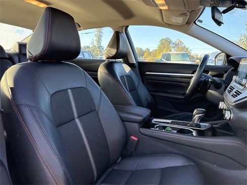 Used 2023 Nissan Altima 2.5 SR image 15