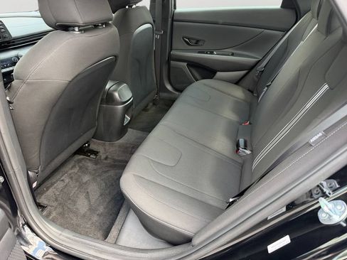 Used 2025 Hyundai Elantra Sport FWD image 12