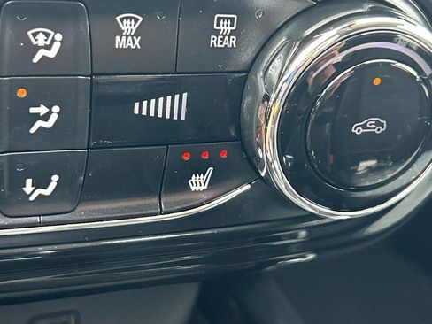Used 2025 Chevrolet Trax LT w/ Driver Confidence Package FWD image 27