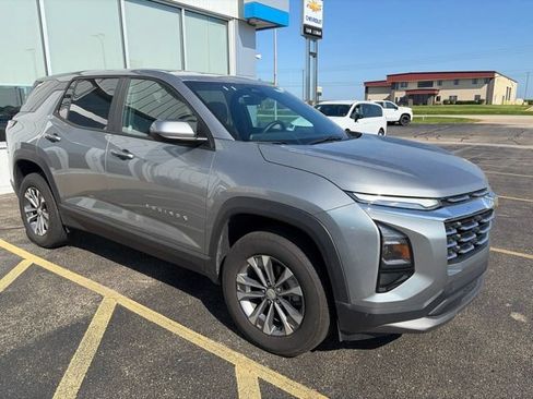 Used 2026 Chevrolet Equinox LT FWD image 1