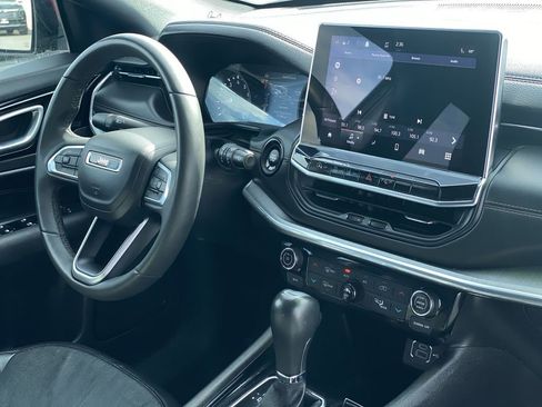 Used 2023 Jeep Compass Limited image 33