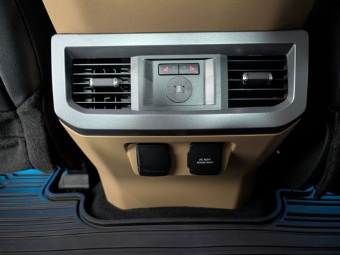 Used 2024 Ford F250 Lariat w/ Chrome Package image 11