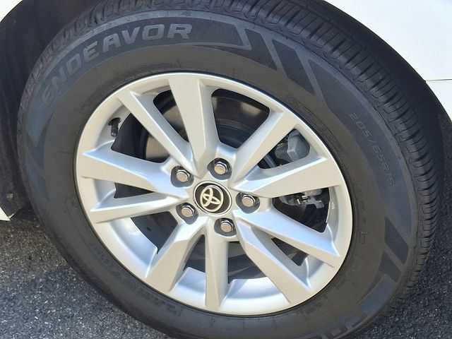 Used 2025 Toyota Camry LE FWD image 6