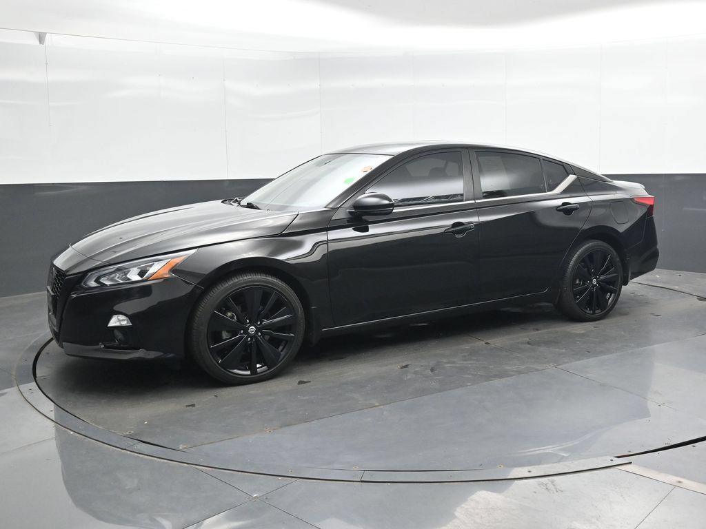 Used 2022 Nissan Altima 2.5 SR w/ Midnight Edition Package AWD/4WD image 7