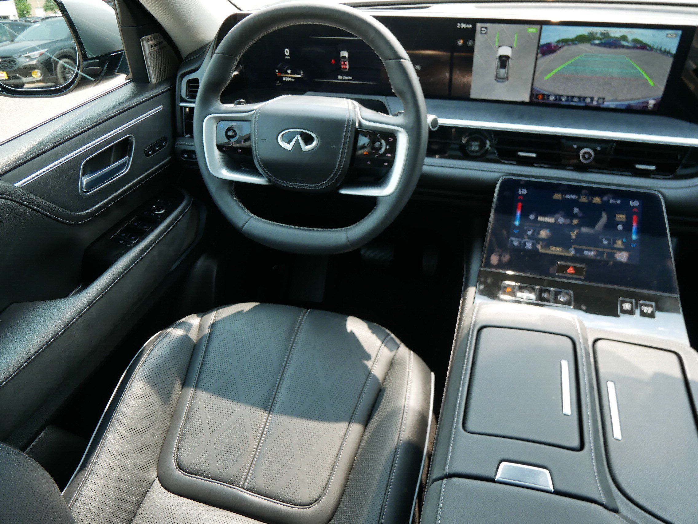 Used 2025 INFINITI QX80 Sensory AWD/4WD image 9