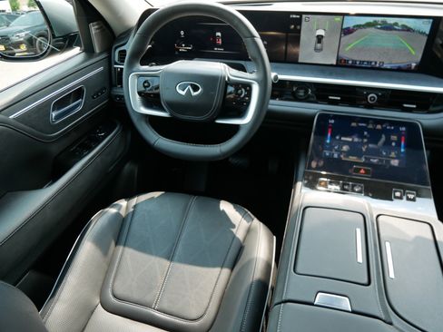 Used 2025 INFINITI QX80 Sensory AWD/4WD image 9
