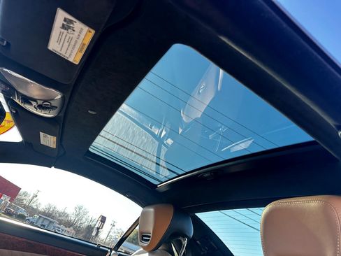 Used 2011 Mercedes-Benz SL 550 image 23