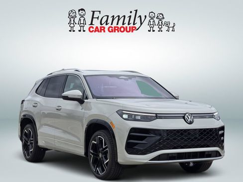 New 2026 Volkswagen Tiguan SEL R-Line AWD/4WD image 2