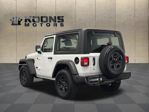 Used 2022 Jeep Wrangler Sport AWD/4WD image 6