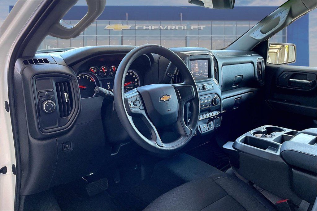 Used 2023 Chevrolet Silverado 1500 Custom RWD image 4