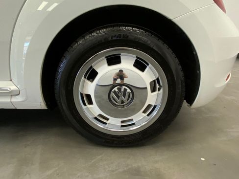 Used 2018 Volkswagen Beetle 2.0T Coast FWD image 27