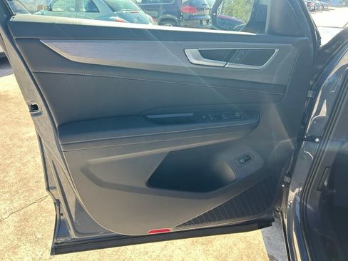 New 2026 Volkswagen Atlas Cross Sport SE image 49