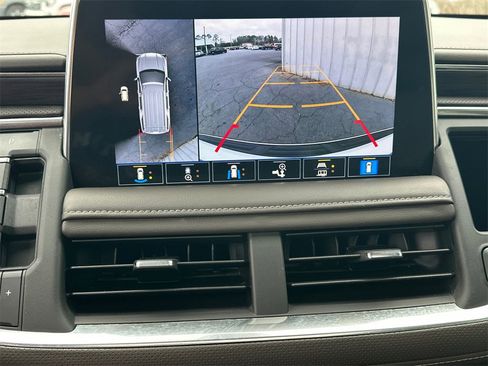 Used 2021 GMC Yukon SLT w/ SLT Luxury Plus Package image 32