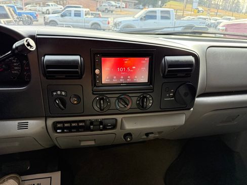 Used 2006 Ford F350 4x4 SuperCab Super Duty image 40