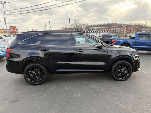 Used 2021 Kia Sorento SX image 2