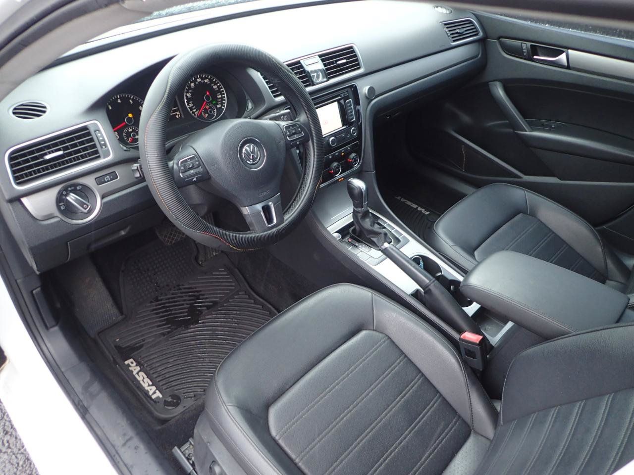Used 2015 Volkswagen Passat 1.8T SE FWD image 10