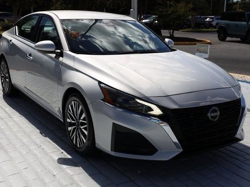 Used 2023 Nissan Altima 2.5 SV image 7