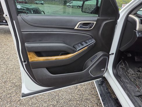 Used 2017 GMC Yukon Denali w/ Open Road Package AWD/4WD image 12