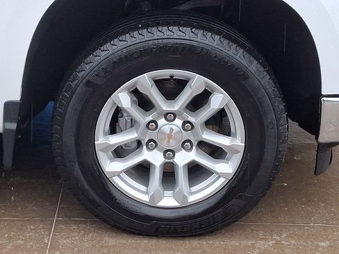 Used 2025 Chevrolet Silverado 1500 LT w/ Safety Package AWD/4WD image 8