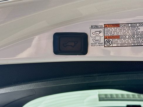 Used 2018 Toyota RAV4 XLE FWD image 29