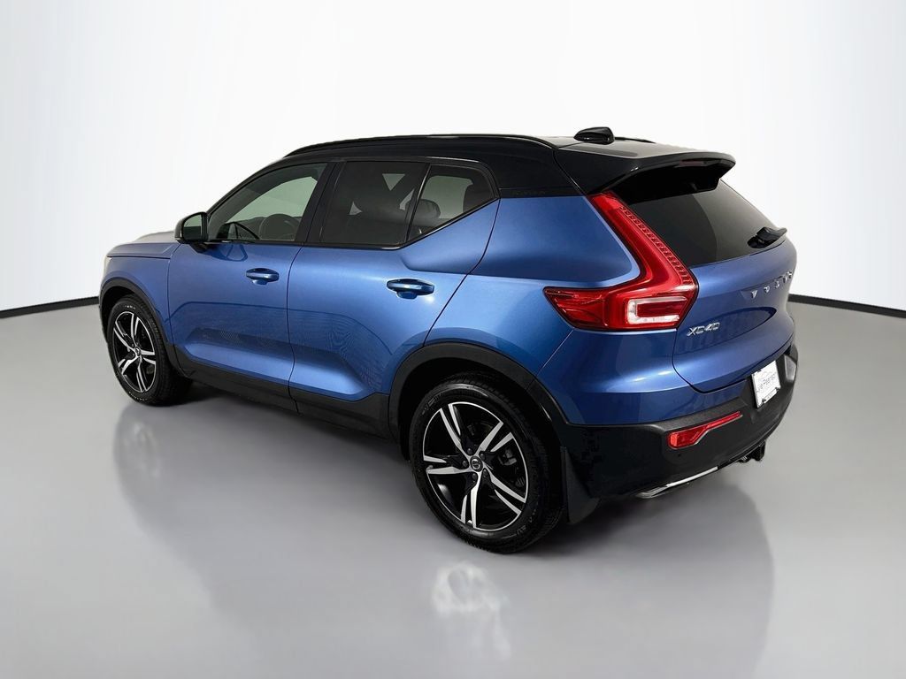 Used 2019 Volvo XC40 T5 R-Design AWD/4WD image 3