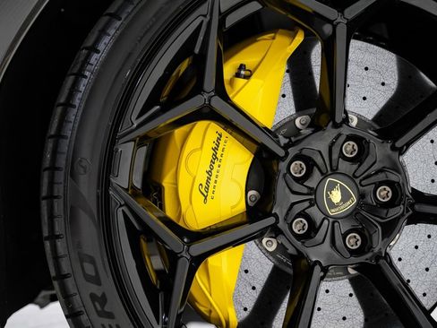 Used 2024 Lamborghini Urus Performante image 96