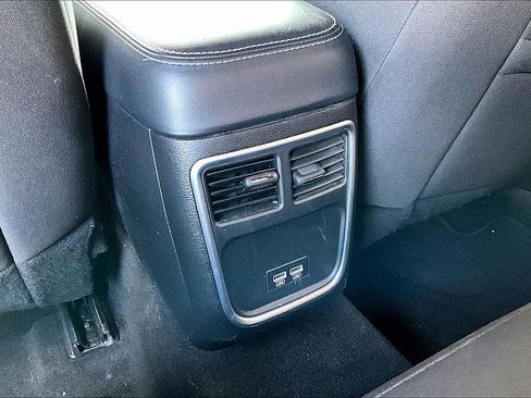 Used 2022 Dodge Charger SXT RWD image 21