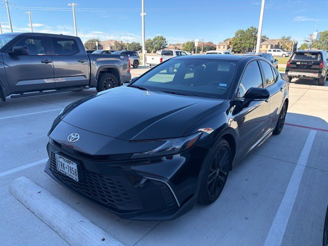 Used 2025 Toyota Camry SE w/ Convenience Package FWD image 3