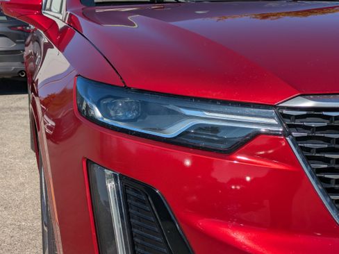 Used 2024 Cadillac XT6 Premium Luxury image 10