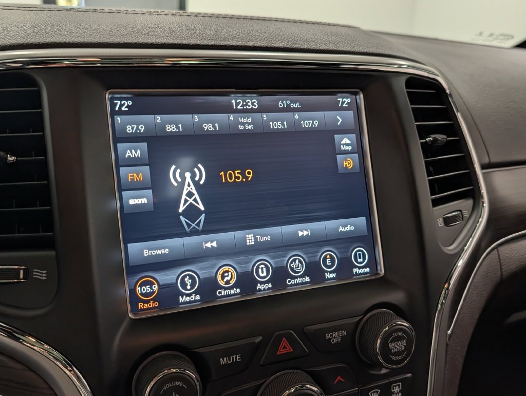 Used 2018 Jeep Grand Cherokee Overland AWD/4WD image 16